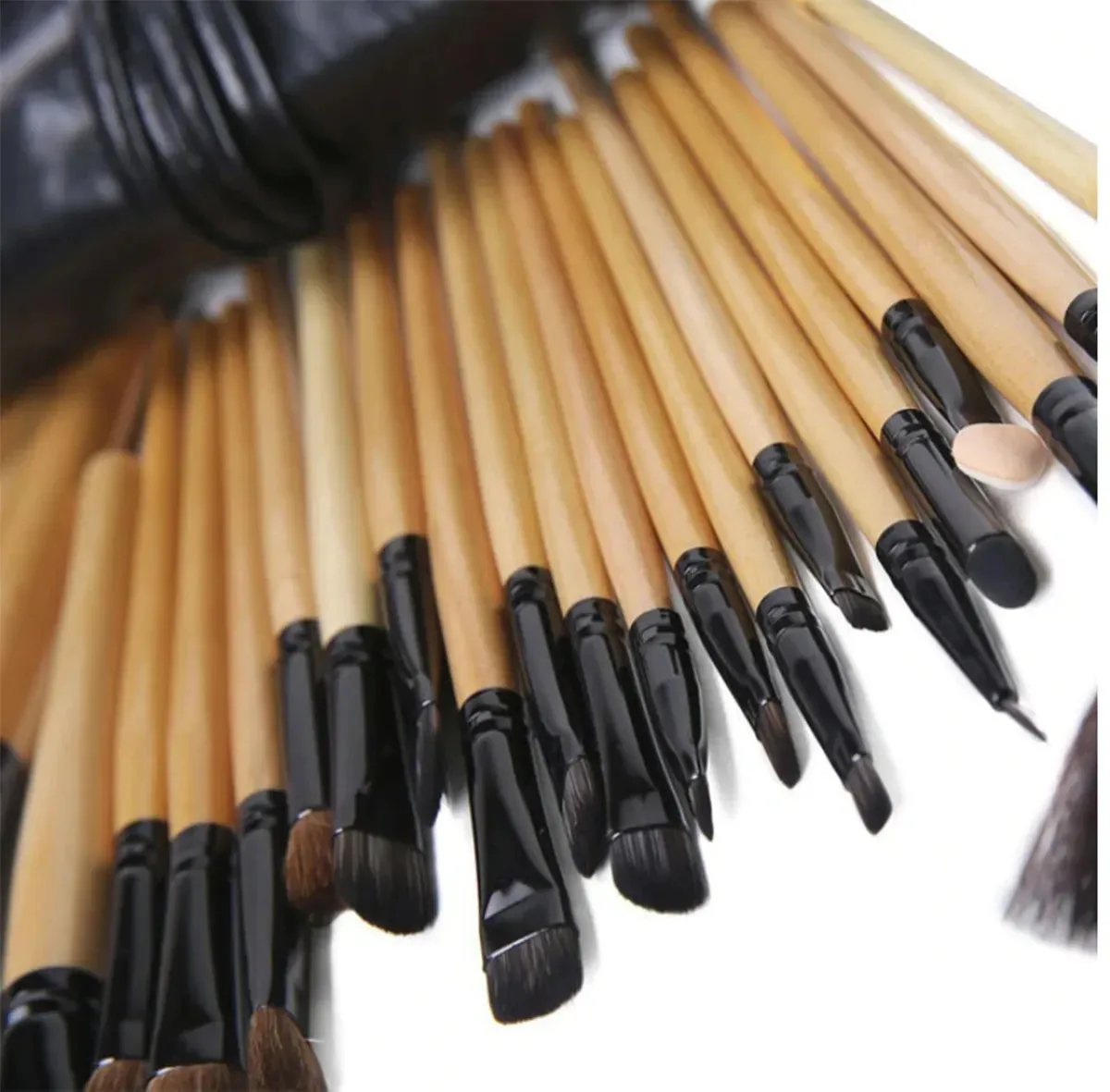 24 Pcs Makeup Brush Set Random Colors