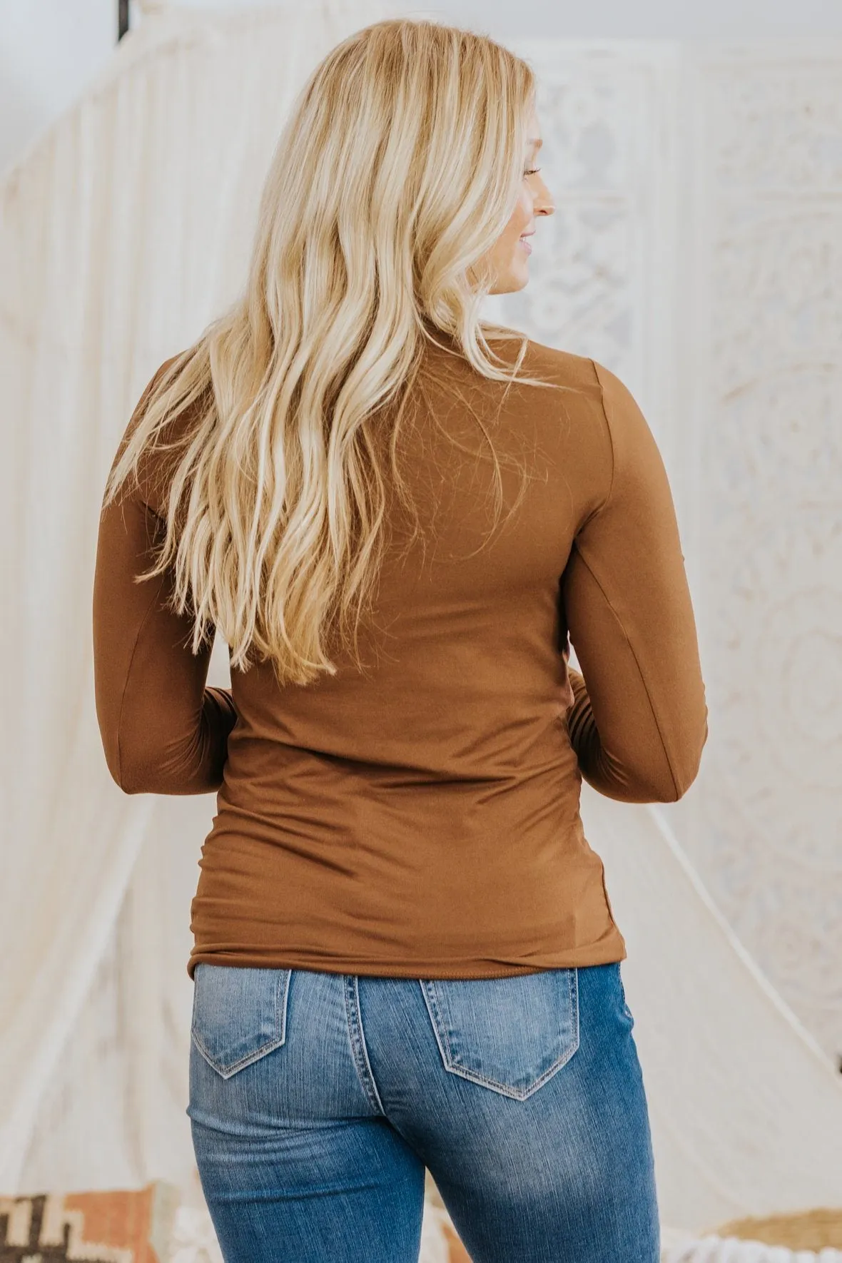 Classic Basic V Neck Long Sleeve Top in Brown